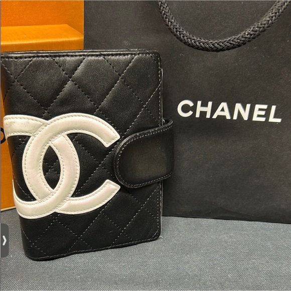 CHANEL Cambon Leather Wallet Agenda - Picture 3 of 13